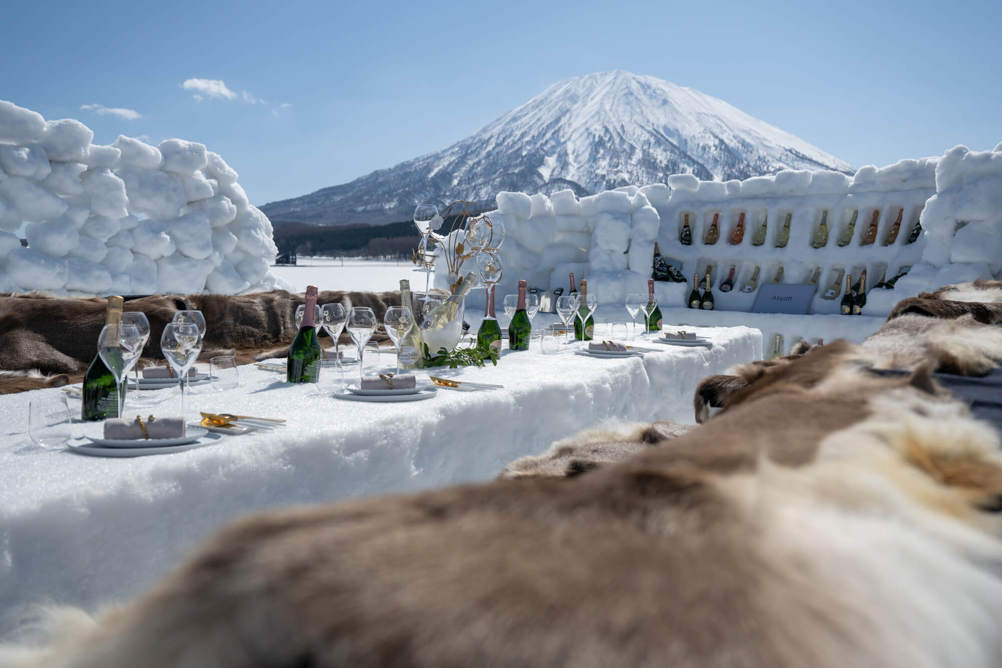 Niseko’s Exclusive Winter Escape: Luxurious Snow Adventures with Asyatt.